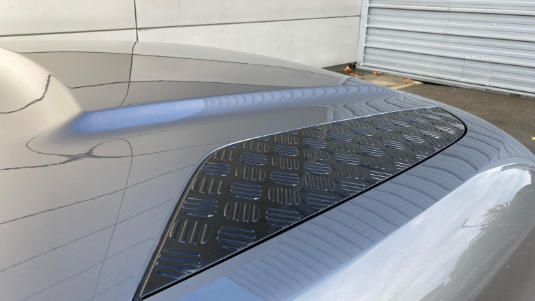 Land Rover Defender 3.0 D250 X-Dynamic S 90 3dr Auto Diesel Estate